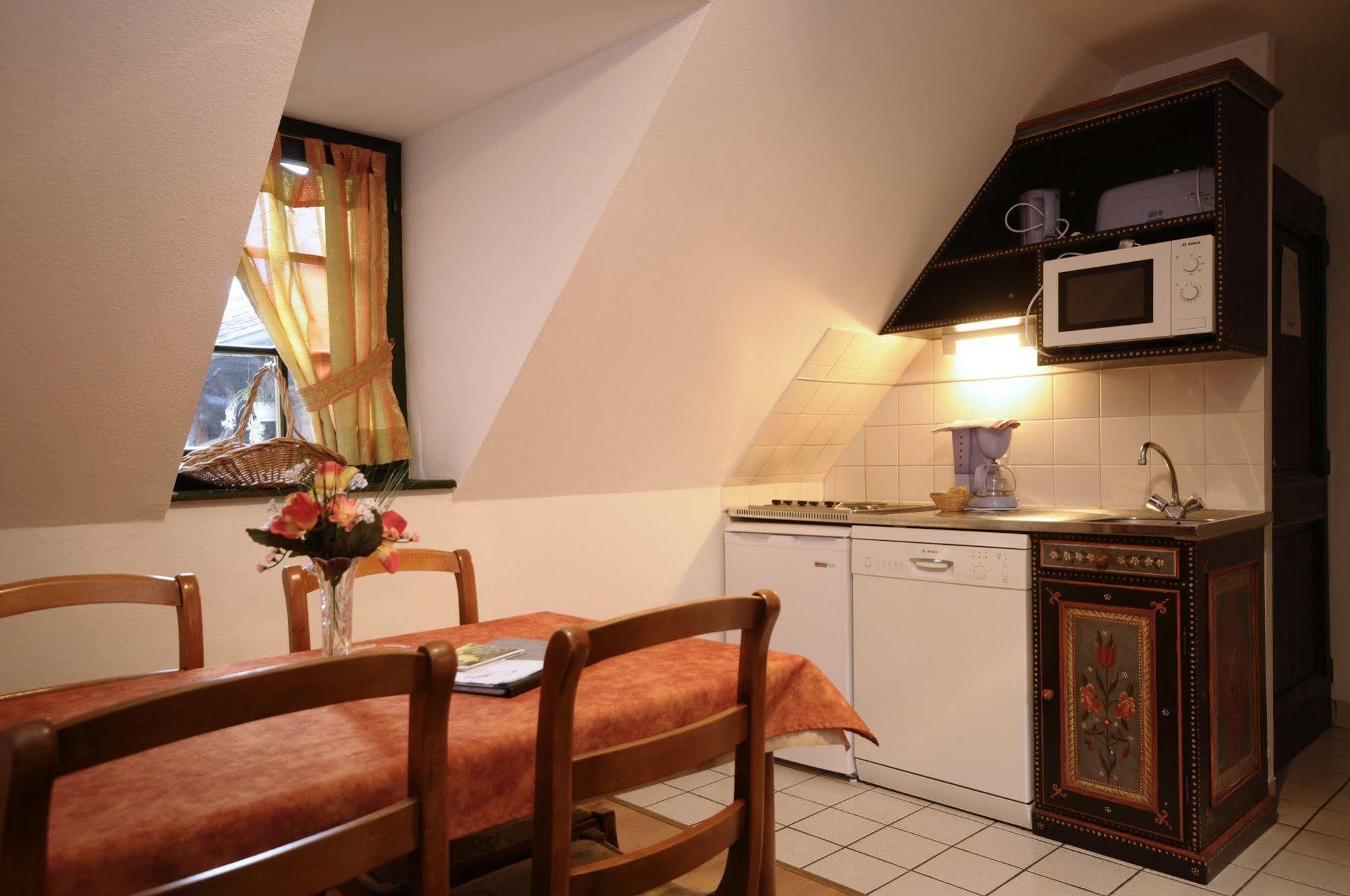 La Cour Du Bailli Suites & Spa Bergheim Exterior photo
